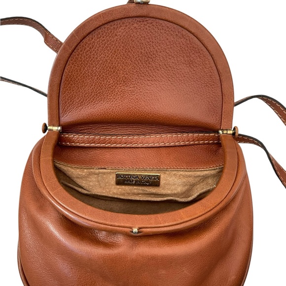 Bottega Veneta Vintage Leather Tassel Crossbody Bag - Picture 6 of 14